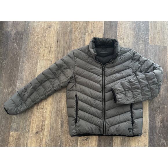 GUESS Men's Gray Puffer Jacket, Quilted Zip-up, Modern Style - Picture 1 of 6